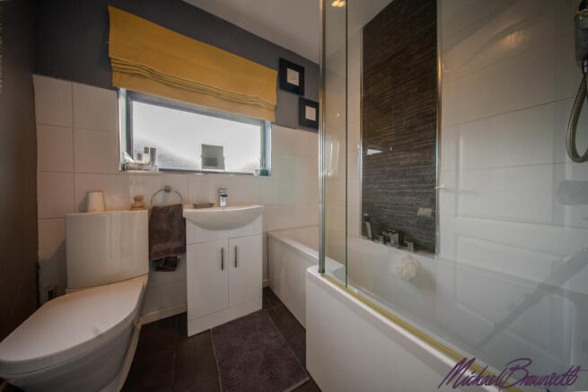 3 bed Semi-Detached for sale Image 11