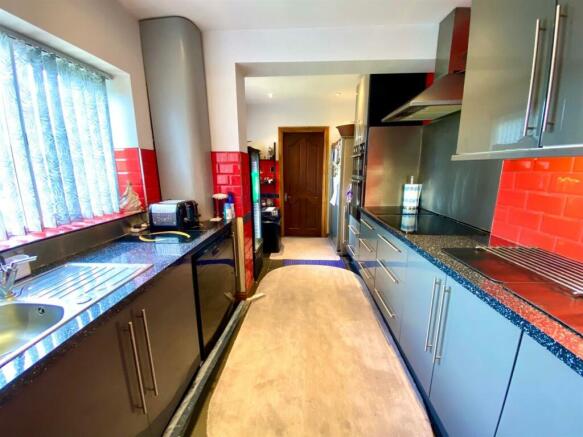 kitchen 2.jpg