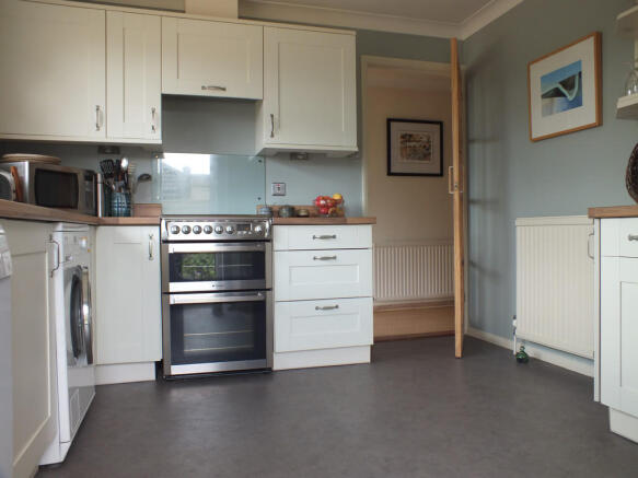 kitchen/breakfast...