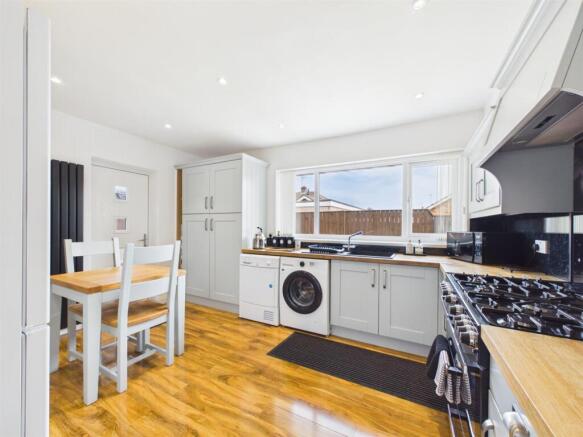 3 bed Bungalow for sale Image 5