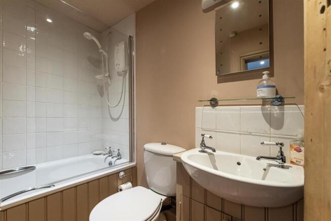 29 Annex Bathroom.jpg