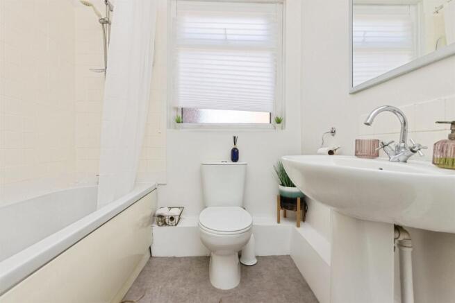 2 bed Terraced for sale Image 7