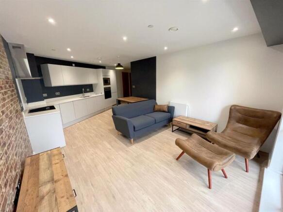 Living / Kitchen