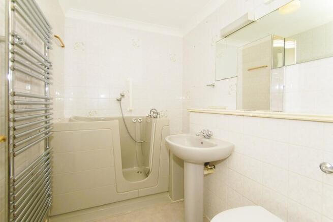 en-suite shower room