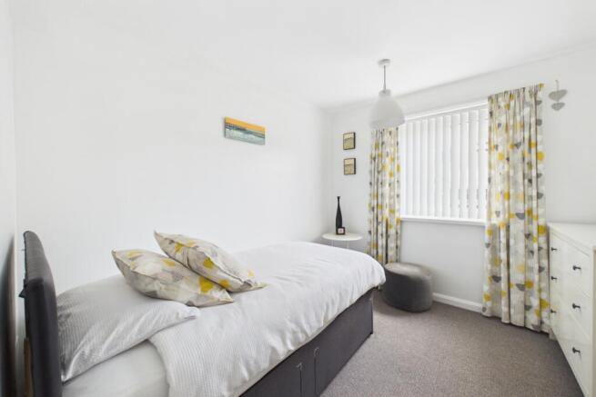 2 bed Ground Flat for sale Image 11