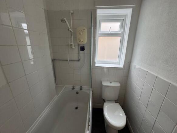 2 bed Terraced to rent Image 9