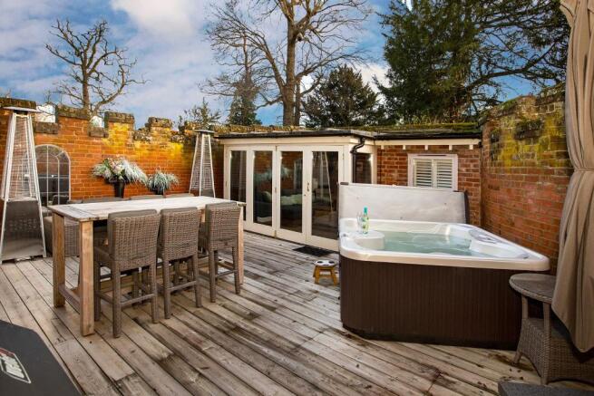 Courtyard Entertaining Area
