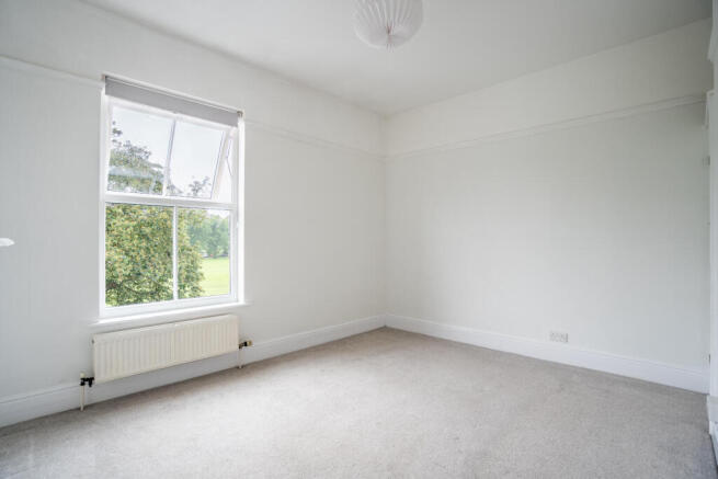 3 bed Terraced for sale Image 11