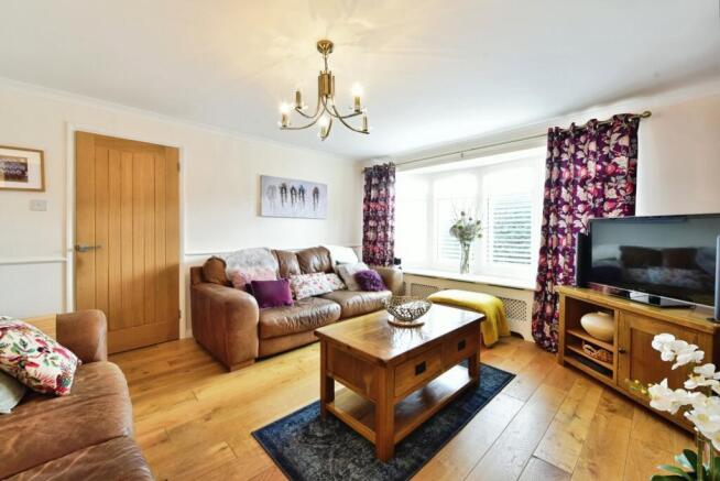 4 bed Detached for sale Image 9