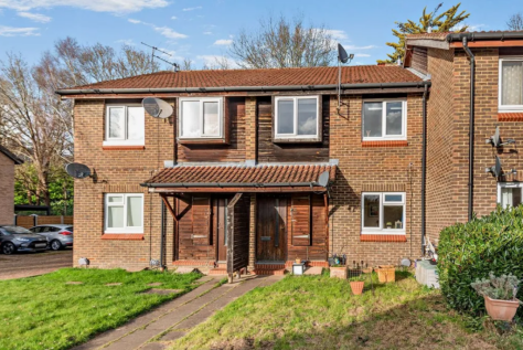 12 Willowmead Close, Woking, GU21 3DW