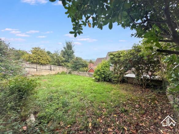 REAR GARDEN 2