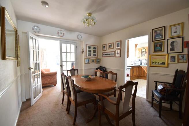 Dining Room.JPG