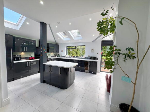 Sandy Lane, Romiley, Stockport, SK6 4NQ photo 4