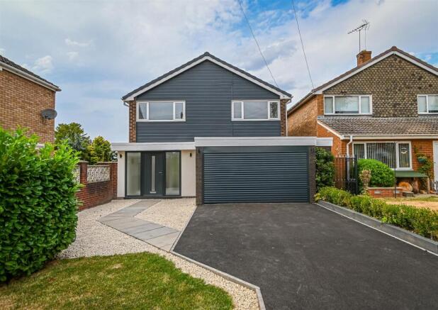 5 Castlecroft Gardens-21.jpg