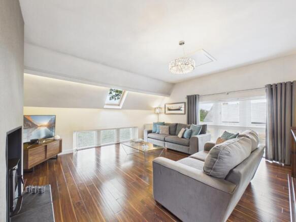 3 bed House for sale Image 4