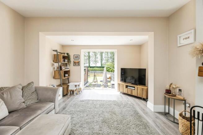 3 bed Semi-Detached for sale Image 5