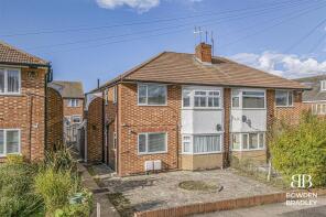 35, Vincent Close, Hainault, Ilford IG6 2SZ
