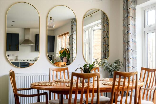 4 bed Detached for sale Image 11