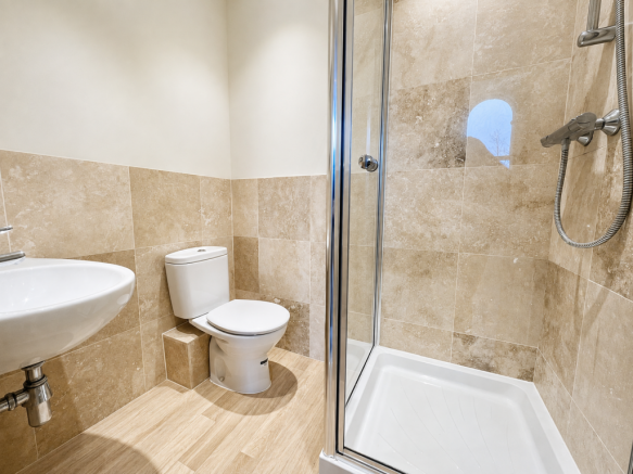 2 bed Apartment to rent Image 9