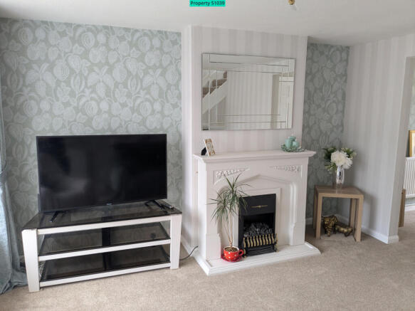 9 Milton Drive, Newport Pagnell, MK16 photo 5