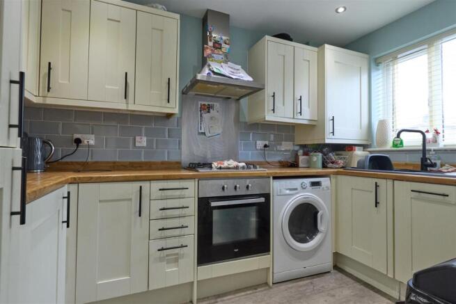 Fitted kitchen to front