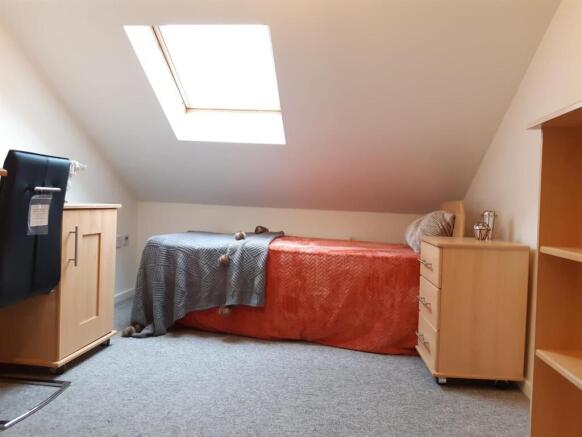 Flat 4, Room 5 (2).jpg