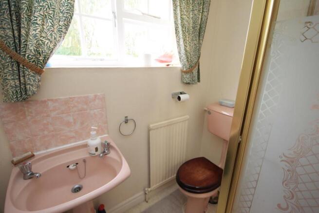 SHOWER ROOM/W.C.