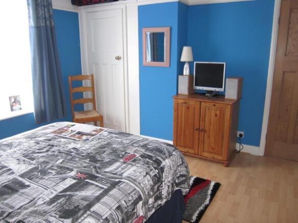 Bedroom 2 (2)