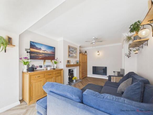 2 bed Semi-Detached Bungalow for sale Image 6