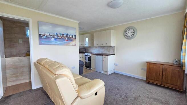 Lounge/Kitchen