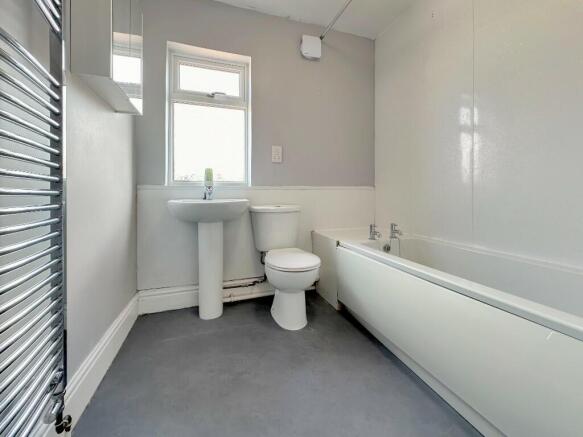 3 bed Terraced to rent Image 8