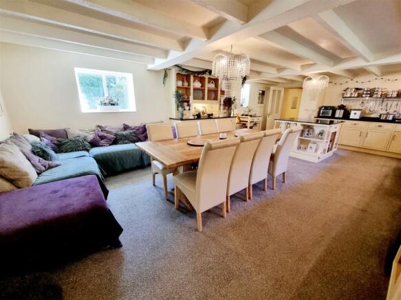 Kitchen / Dining Room
