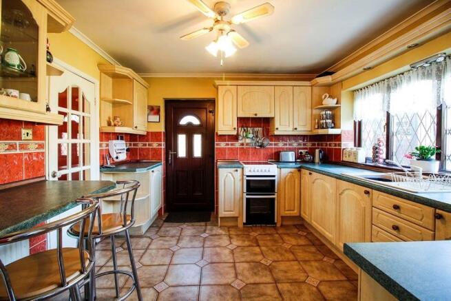 Kitchen / Breakfast Room
