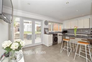 335, Upper Rainham Road, Hornchurch RM12 4DB