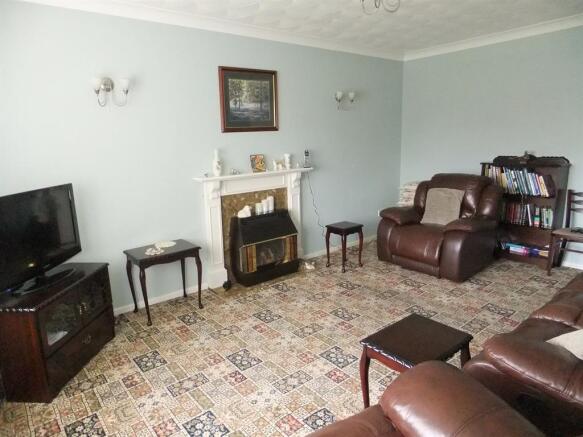 LOUNGE 2ND PIC