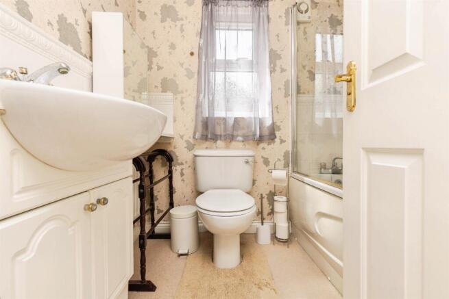 4 bed Detached for sale Image 12