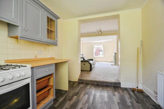 3 bed Semi-Detached for sale Image 6