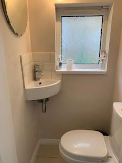 Downstairs toilet.jpg