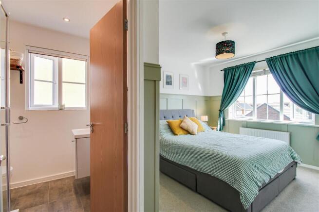 3 bed Detached for sale Image 12