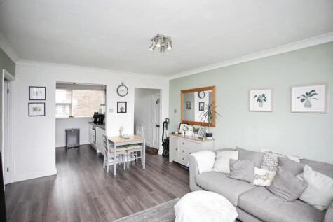 Ash Court, Rugby, CV22