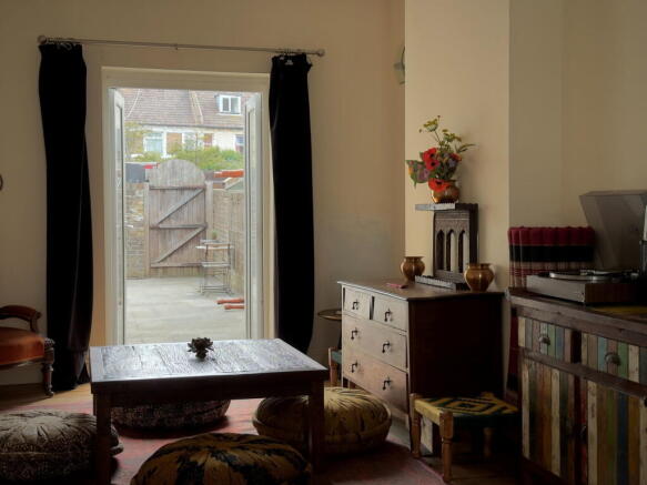 Photo 3