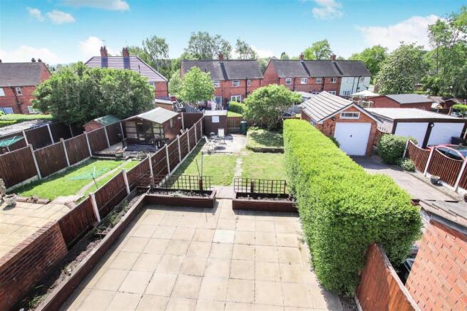 ENCLOSED REAR GARDEN