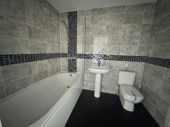 4 bed Town House for sale Image 8