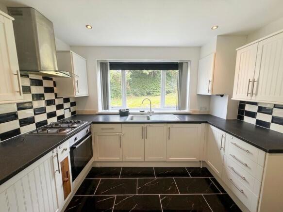 3 bed Detached for sale Image 5