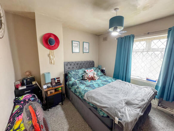 3 bed Semi-Detached for sale Image 8