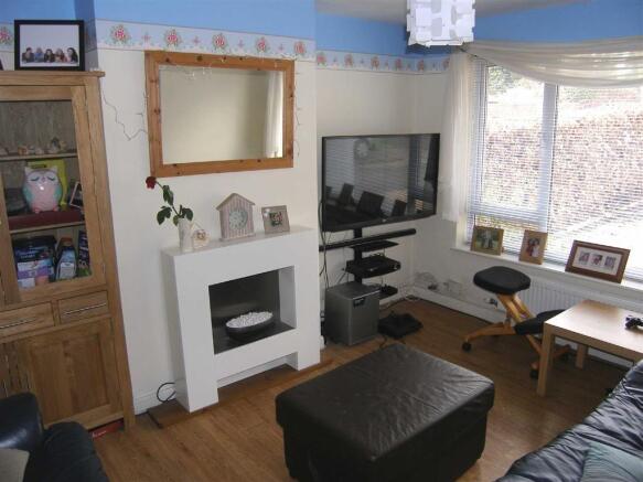 LOUNGE:
