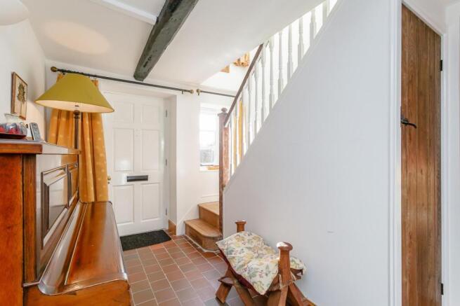 8370708-interior11.jpg