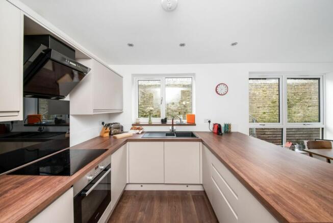OPEN-PLAN LIVING DINING KITCHEN