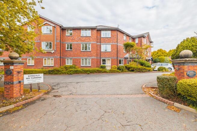 42 Hamilton court-2.jpg