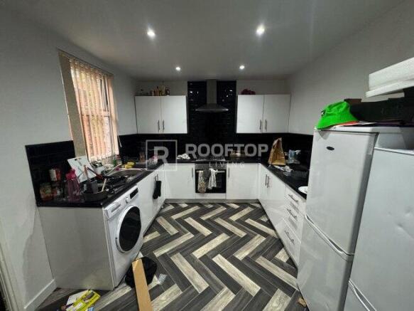 victoria-road-ls6-1dr-1060398